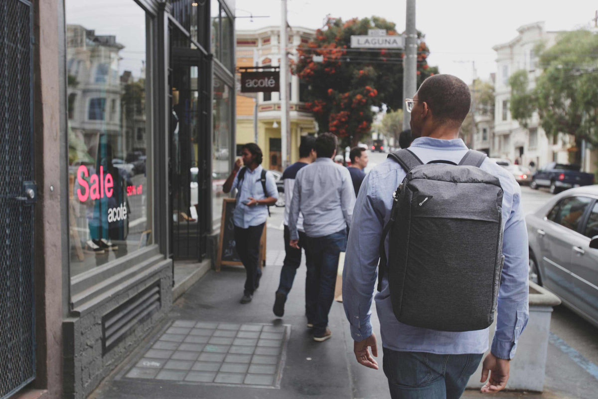 The Vibe 28L – Your Go-To Anti-Theft Commuter Backpack