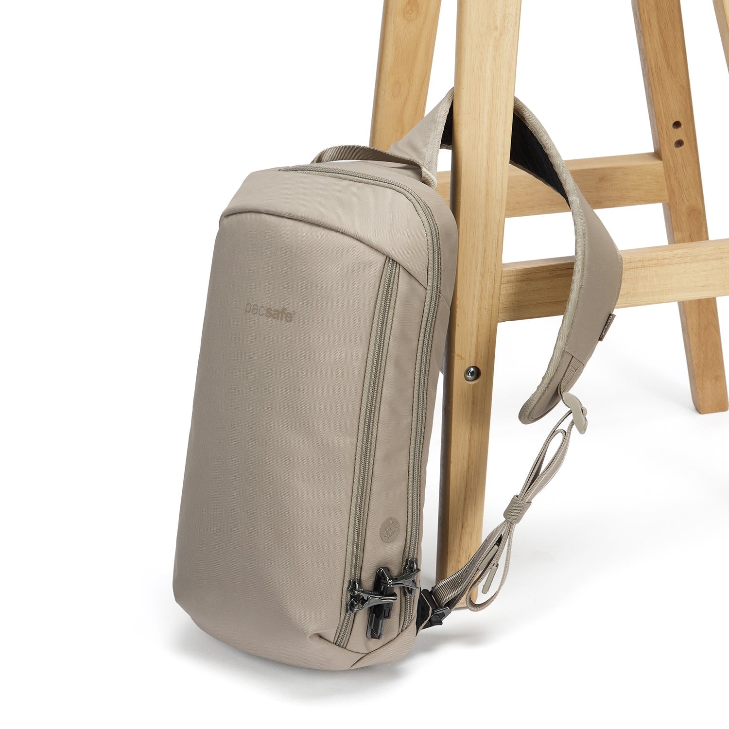 pacsafe パックセーフ　vibe 325 Pacsafe® V Tech Anti-Theft Sling Pack – Pacsafe - Official UK Store