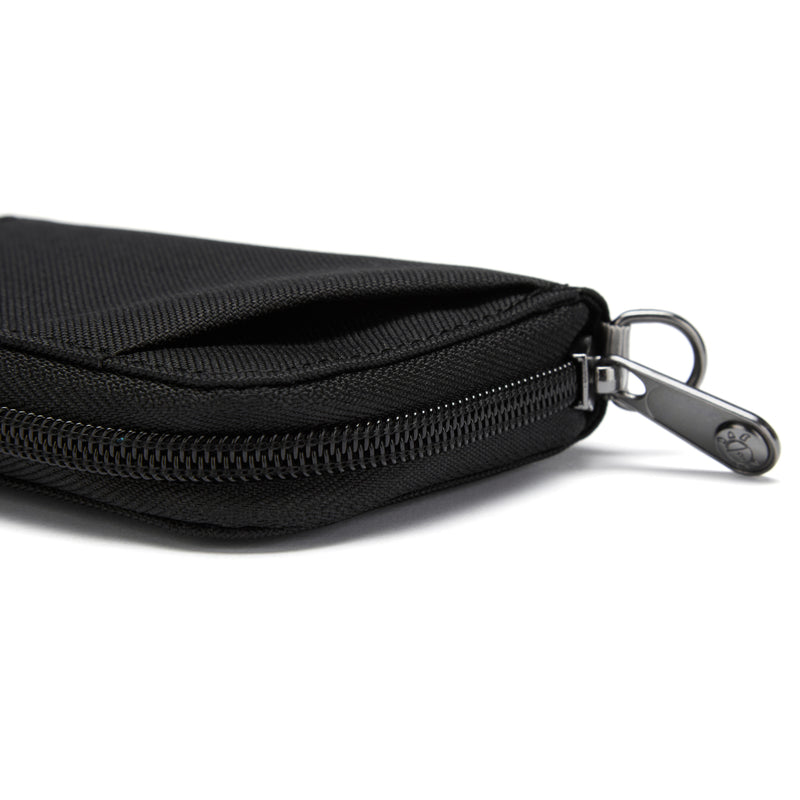 Pacsafe® RFIDsafe™ RFID blocking card wallet, Jet Black