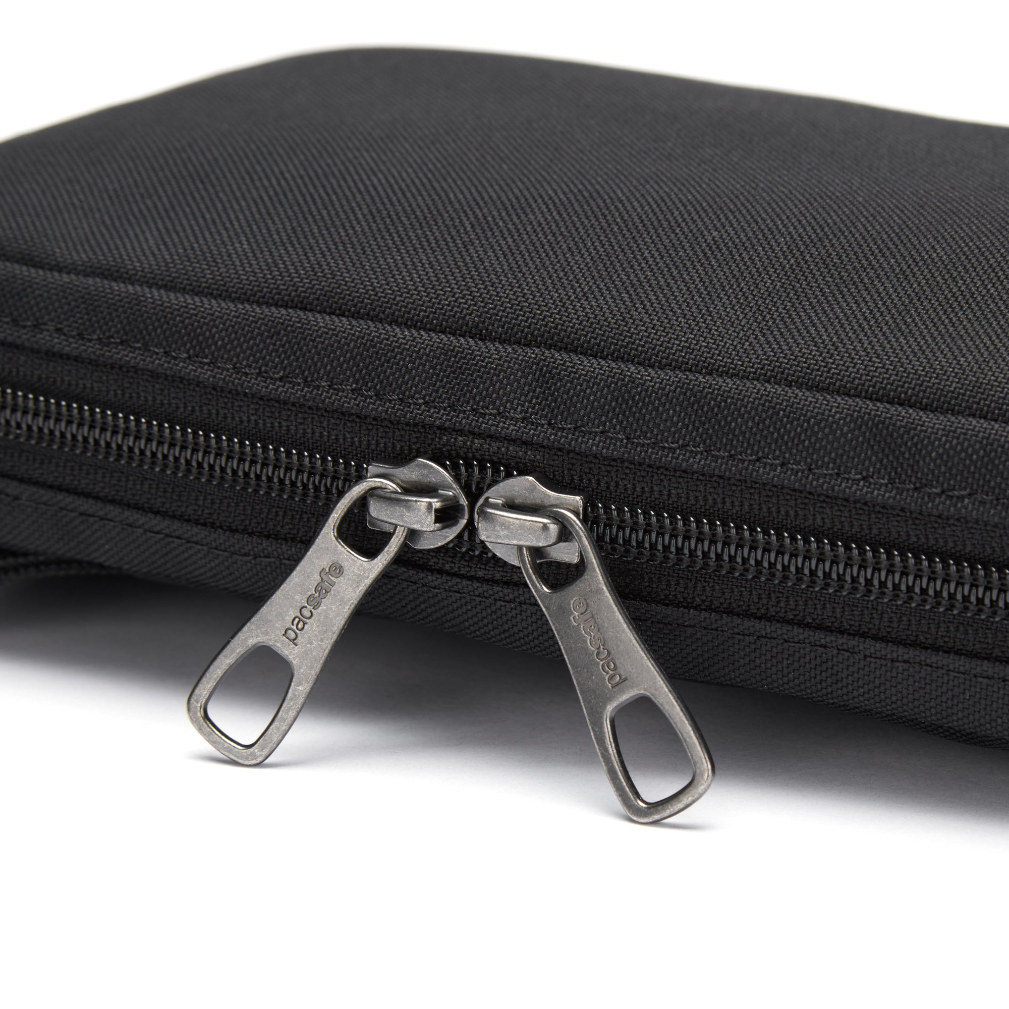 Pacsafe® RFIDsafe® RFID blocking tech crossbody