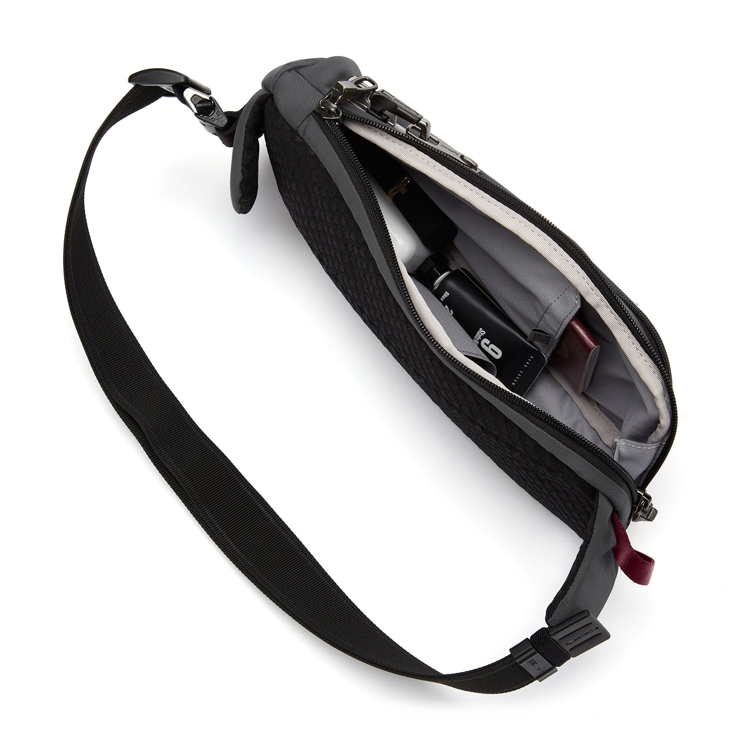 Pacsafe V anti theft action sling pack